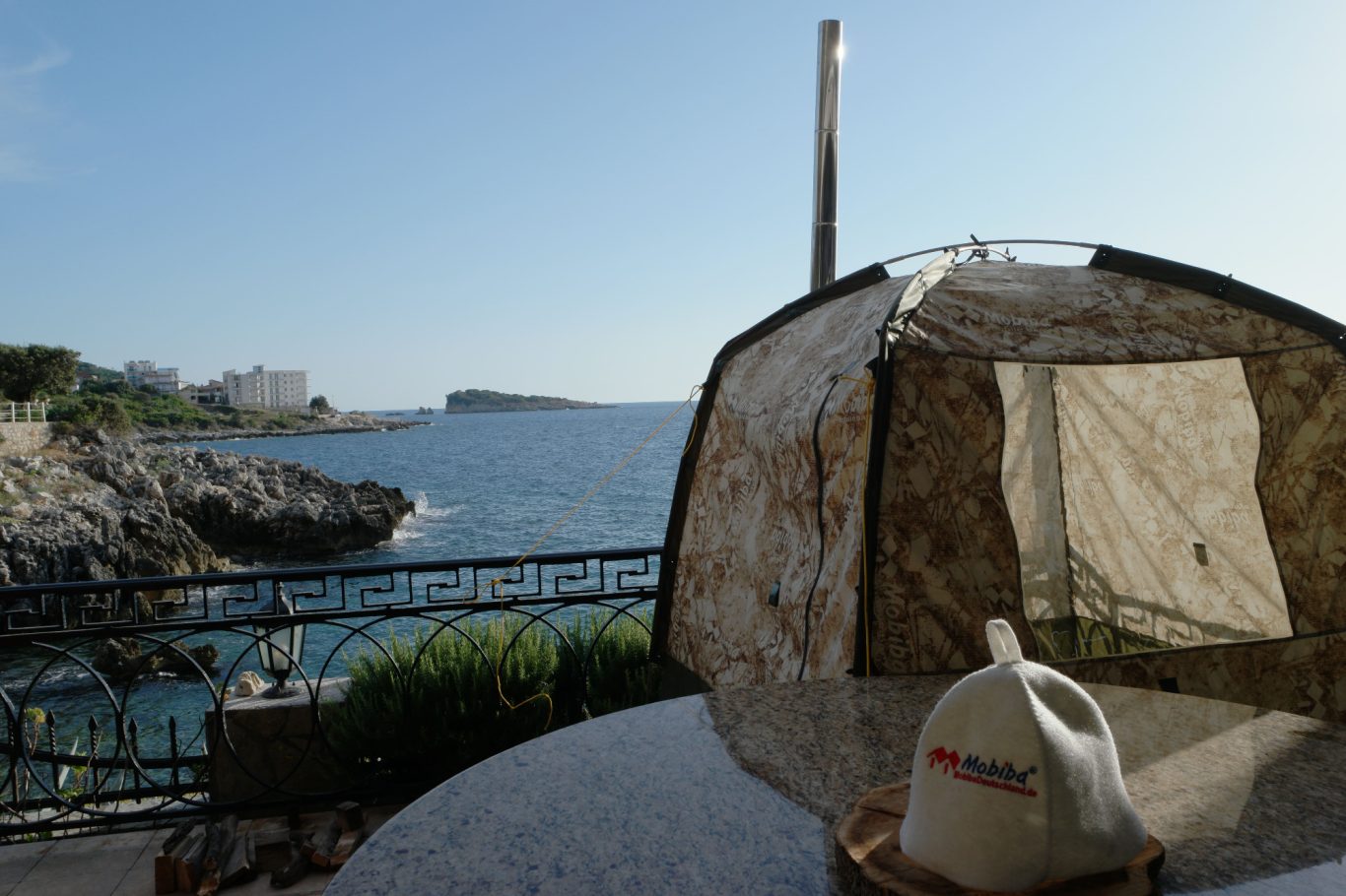 Saunazelt Mobiba RB-170 Saunazelt Mobiba RB-170 auf einer Terrasse am Meer in Kroatien